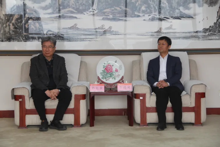 Shandong LANO samarbejder med professor KWAK, Moon Kyu, Ph.D. og repræsentant Liang Tongho fra Dongguk University, Sydkorea for at gennemføre udvekslinger og samarbejde inden for støjkontrol med Shandong Jianzhu University