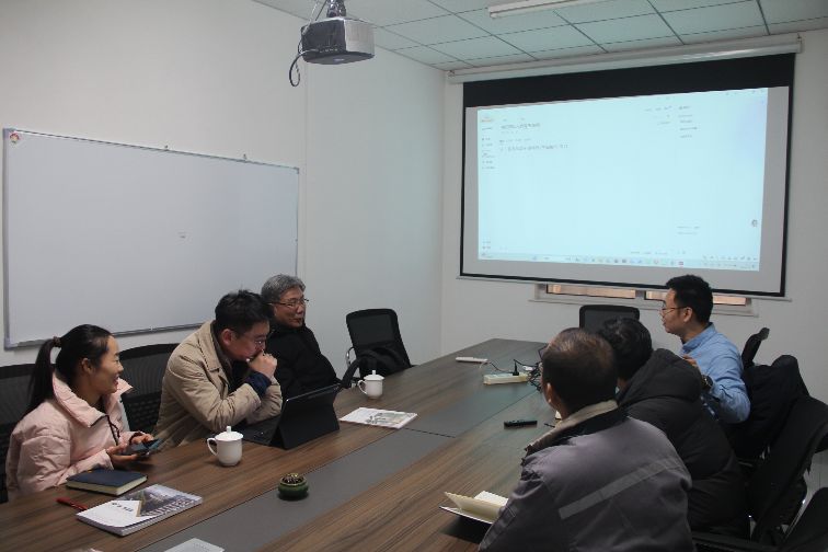 Shandong Lannuo diskuterer projektinitiering for støjlaboratorium og støjkontrol med professor KWAK, Moon Kyu, Ph.D. og repræsentant Liang Tongho fra Dongguk University, Sydkorea Shandong Lannuo diskuterer projektinitiering for støjlaboratorium og støjkontrol med professor KWAK, Moon Kyu, Ph.D. og repræsentant Liang Tongho fra Dongguk University, Sydkorea